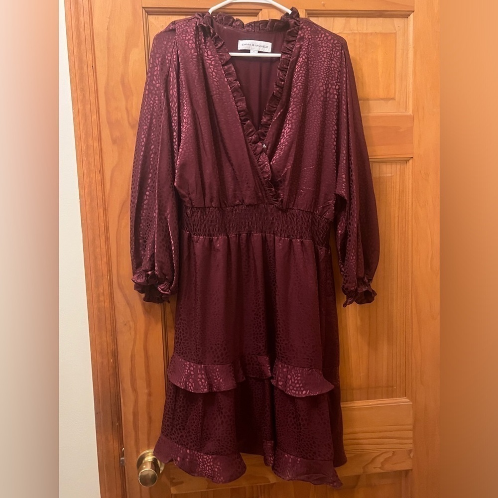 Emma & Michele dress. Size XL. Maroon spot pattern.